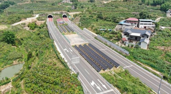 接高速、進(jìn)校園、上車棚……多地“嘗鮮”光伏發(fā)電！政府表態(tài)：將全面推廣光伏應(yīng)用